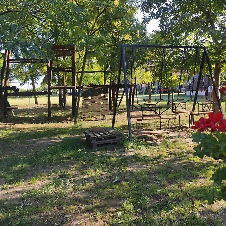 Roka's- Farm Farma Supljak