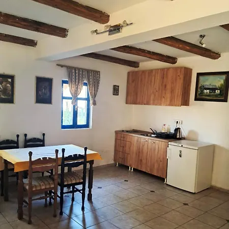 Roka's- Farm Farma Supljak
